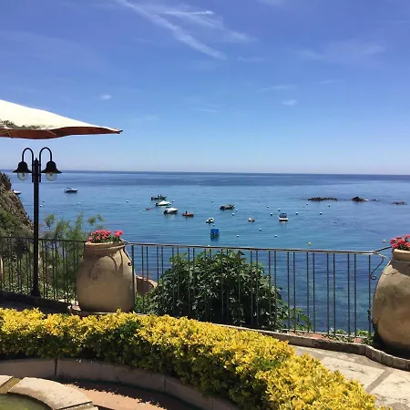 De Pino Vue Nyaraló