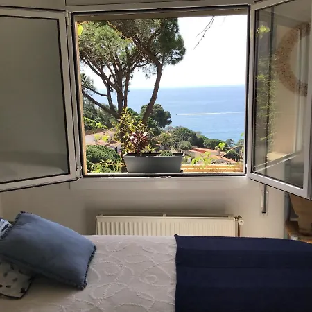 De Pino Vue Nyaraló