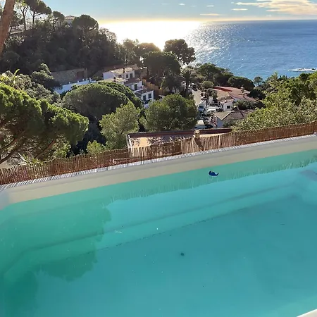 De Pino Vue * Canet de Mar
